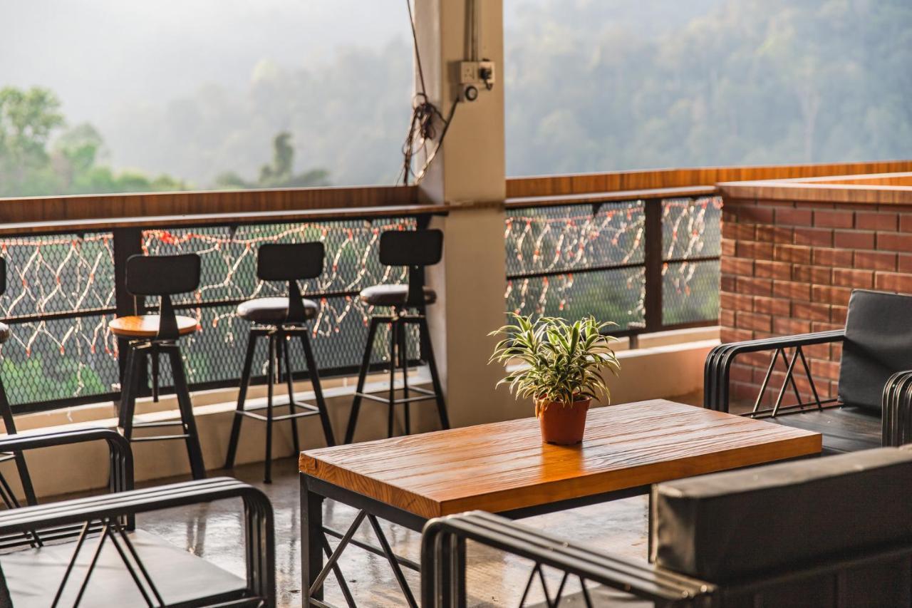 Ellin Forest Karaoke & Pool Resort Bukit Tinggi 벤통 외부 사진